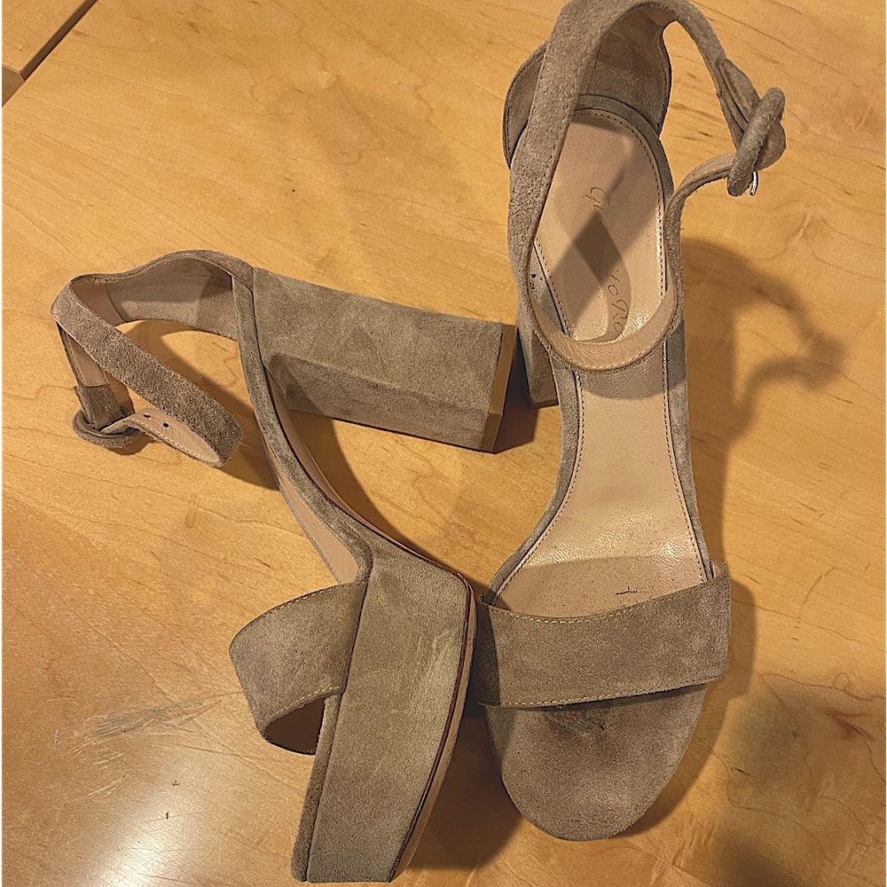 GIANVITO ROSSI SUEDE PLATFORM SHOES